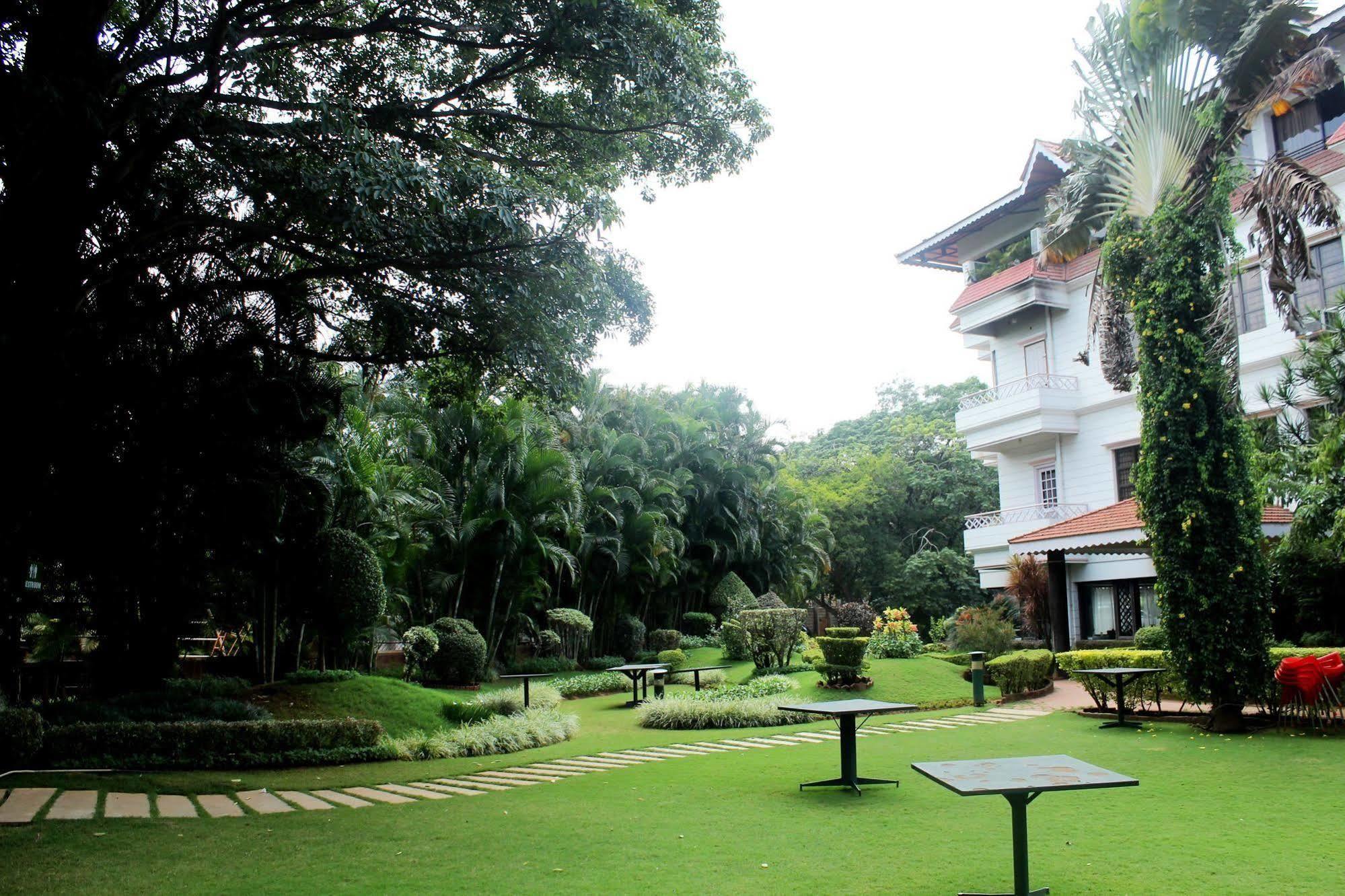 Treebo Trend Royal Inn Mysore Exterior foto